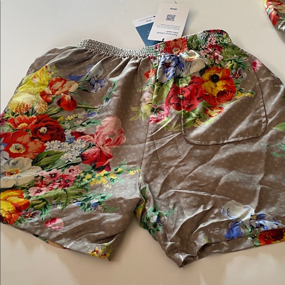 Louis Vuitton Floral Silk Short and blouse sets - Picture 5 of 17